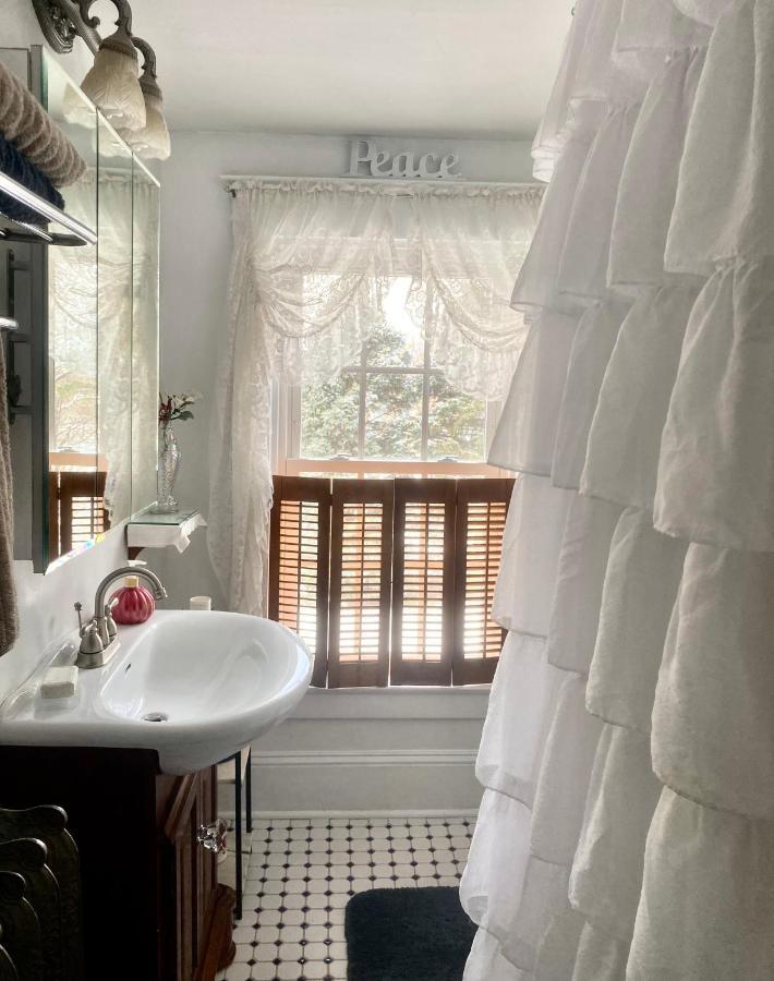 The Bella Ella Bed And Breakfast Canandaigua Exterior foto